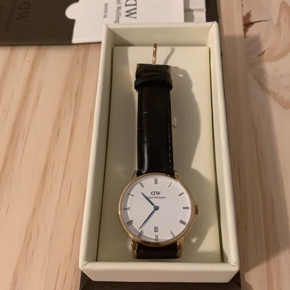 Daniel Wellington watch - Picture 5 of 8